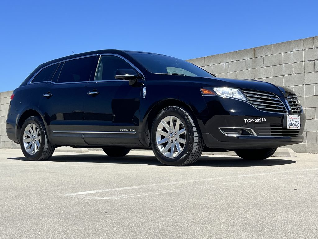 Sedan (Lincoln MKT)