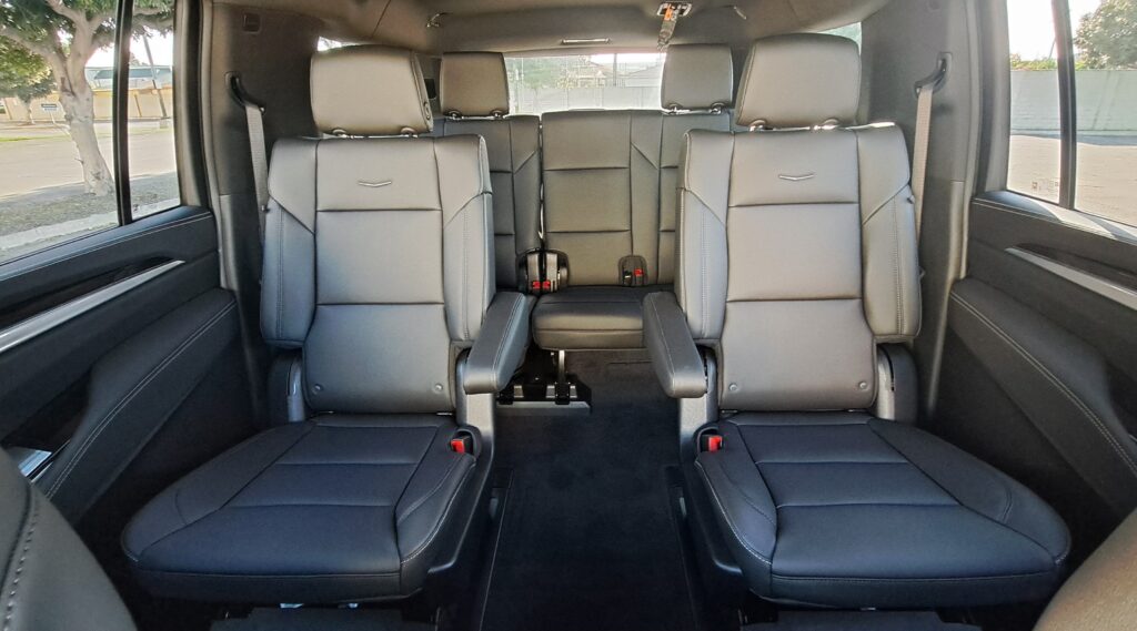 SUV (Cadillac Escalade 2025)